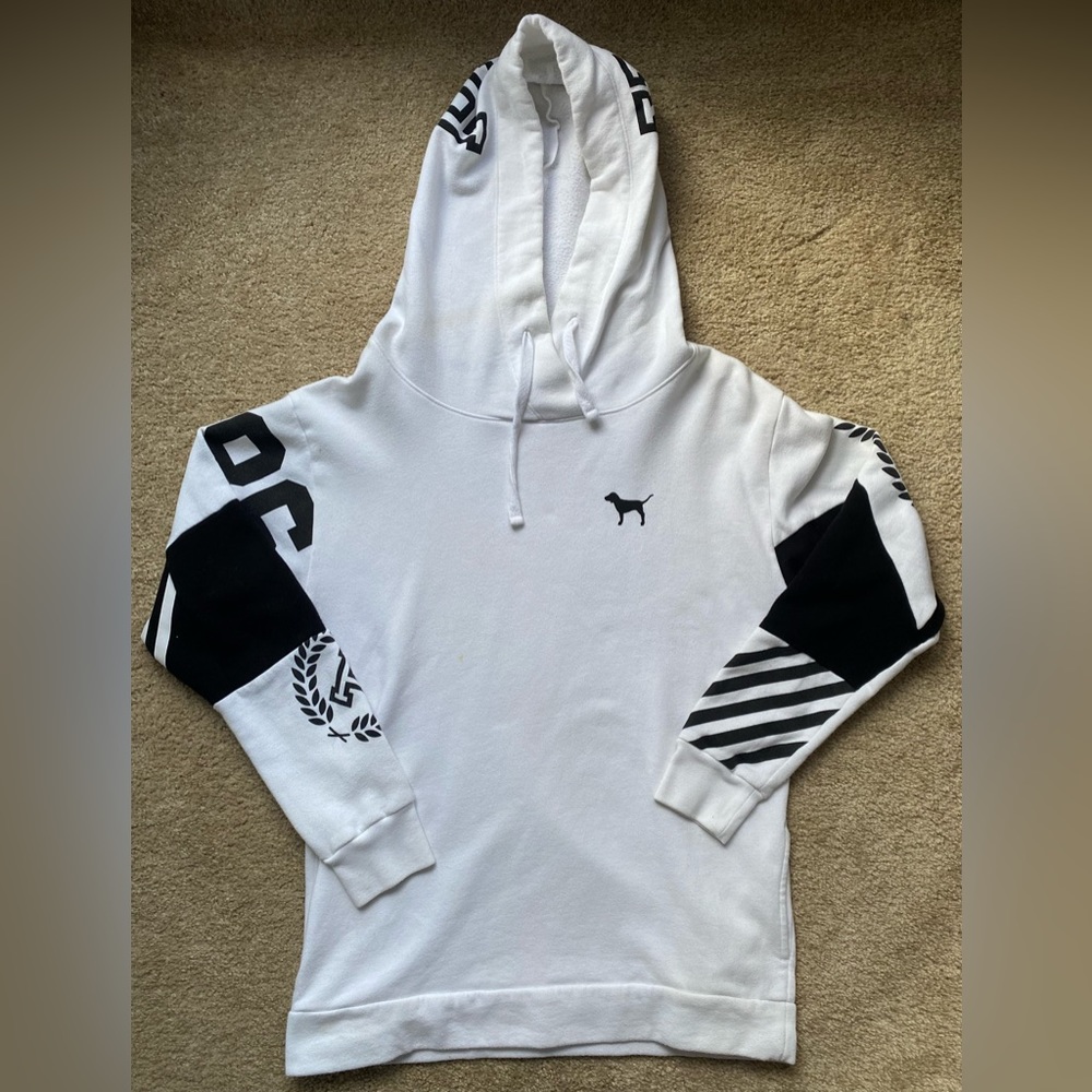 PINK sweatshirt with pockets! Size XS but oversized